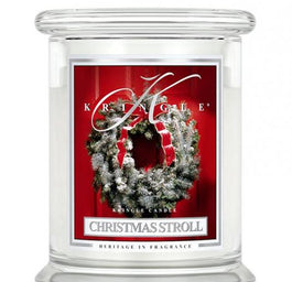 Kringle Candle Średnia świeca zapachowa z dwoma knotami Christmas Stroll 411g