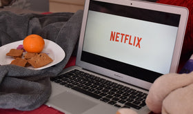 Netflix and chill – domowe SPA w trakcie seansu