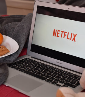 Netflix and chill – domowe SPA w trakcie seansu