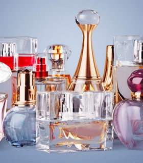 Jak przedłużyć trwałość perfum? 7 trików