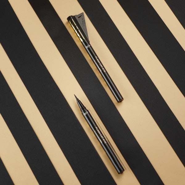 L'Oreal Paris Flash Cat Eye Superliner eyeliner w pisaku