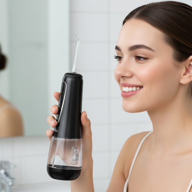 Lovio Beauty HydroJet PRO irygator do zębów Czarny LVWF124BK + 8 końcówek