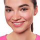 Essence Silky Blur Hydrating Longwear Concealer lekki korektor do twarzy