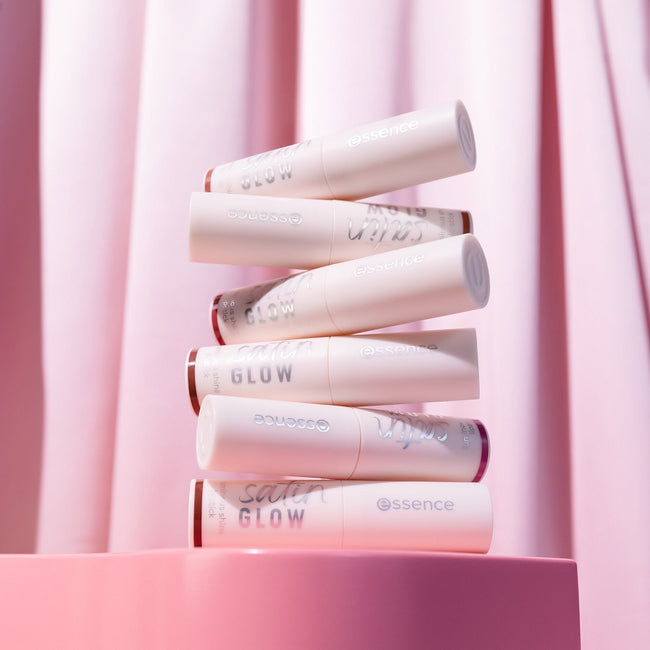 Essence Satin Glow kremowa pomadka o satynowym wykończeniu
