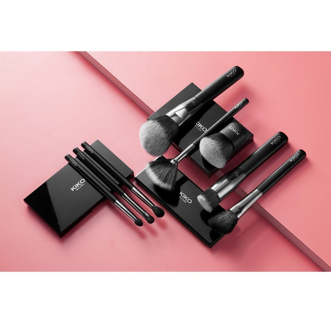 KIKO Milano Face 09 Powder Brush pędzel o zwartym włosiu do kosmetyków do twarzy w pudrze