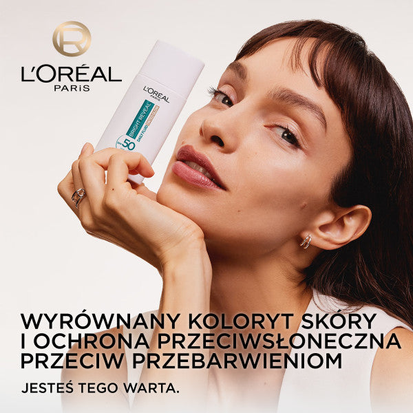 L'Oreal Paris Bright Reveal fluid redukujący przebarwienia z SPF50+ Odcień Jasny 50ml