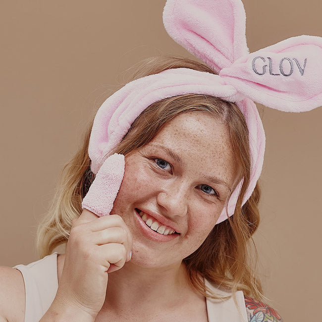 Glov Quick Treat mini-rękawiczka do korekt makijażu Cozy Rosie