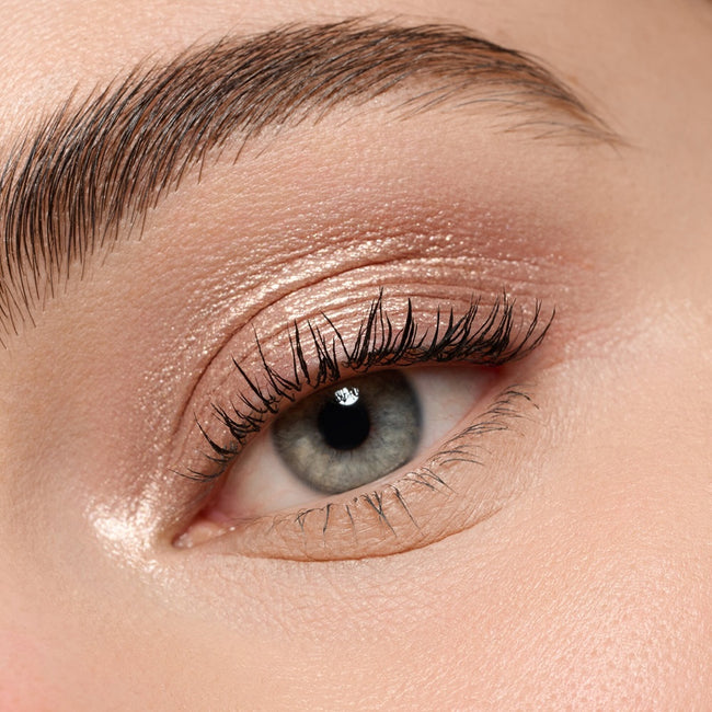 Essence Mono Eyeshadow Pearly perłowy cień do powiek