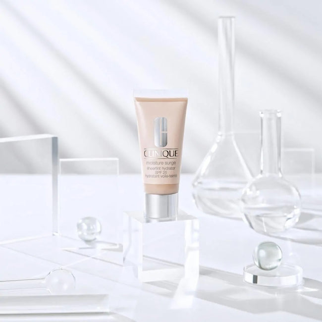 Clinique Moisture Surge™ Sheertint Hydrator SPF25 nawilżający krem koloryzujący 40ml