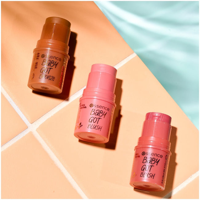 Essence Baby Got Blush róż w sztyfcie