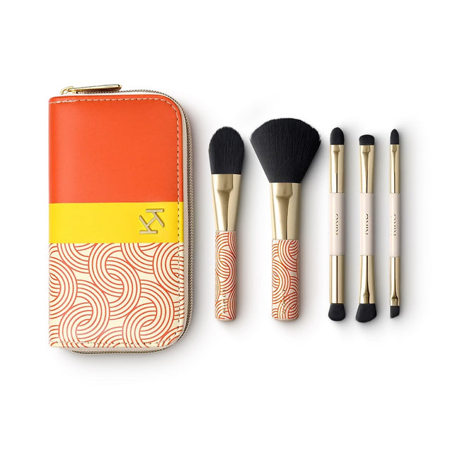 KIKO Milano Travel In Italian Style Travel Brush Set podróżny zestaw z 5 profesjonalnymi pędzlami i etui