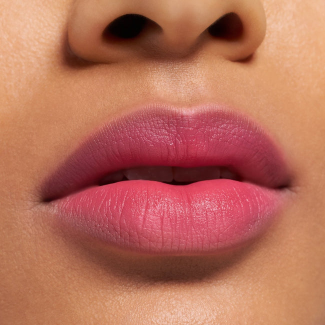 Essence Blur Souffle Matte Lip Cream matowa pomadka do us