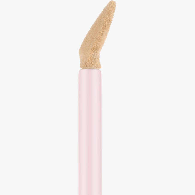 Essence Silky Blur Hydrating Longwear Concealer lekki korektor do twarzy