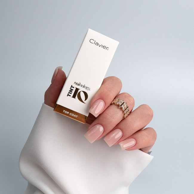 Clavier Nailsology Tint IQ Top Coat top hybrydowy TT02 Iconic Nude 8ml