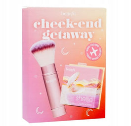 Benefit Cheek-End Getaway zestaw miękki róż w pudrze 6g + wielozadaniowy pędzel do makijażu