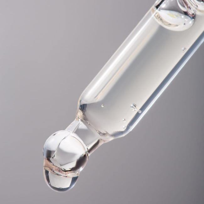 BasicLab Esteticus antyoksydacyjne serum wyrównujące z wit.C 15% Rozświetlenie i Wyciszenie 30ml