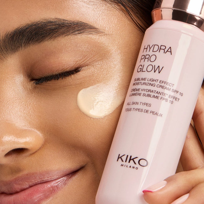 KIKO Milano Hydra Pro Glow nawilżający krem do twarzy SPF10 z kwasem hialuronowym 50ml