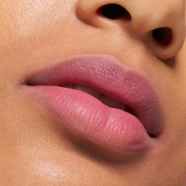 Essence Blur Souffle Matte Lip Cream matowa pomadka do us