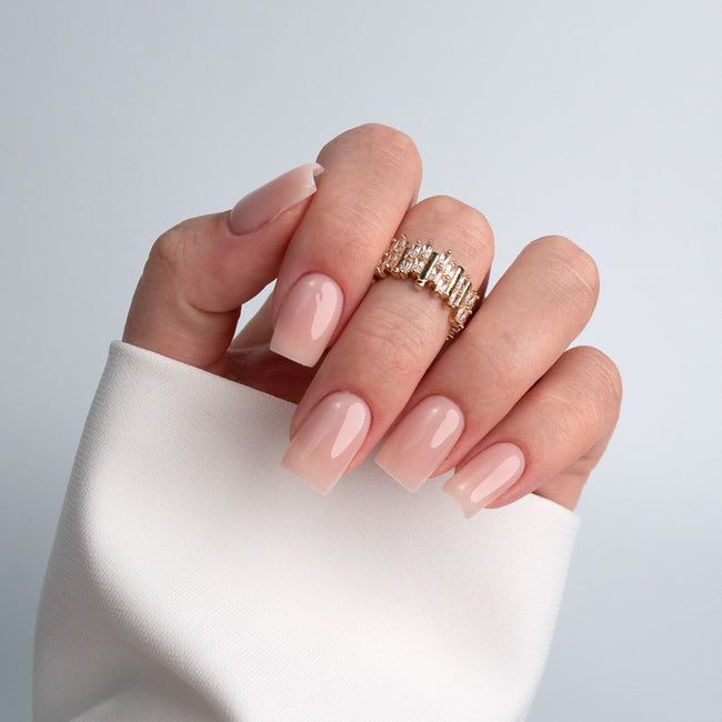 Clavier Nailsology Tint IQ Top Coat top hybrydowy TT02 Iconic Nude 8ml