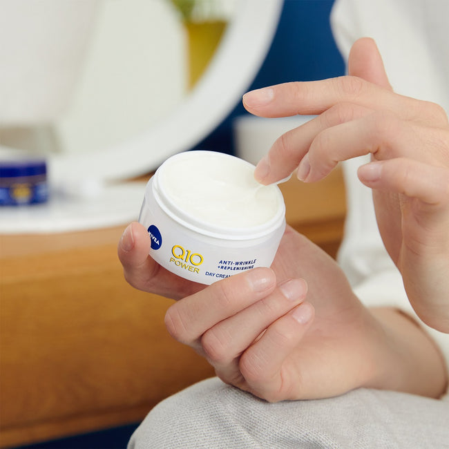 Nivea Q10 Anti-Wrinkle zestaw przeciwzmarszczkowy nawilżający krem na dzień 50ml + przeciwzmarszczkowy krem pod oczy 15ml