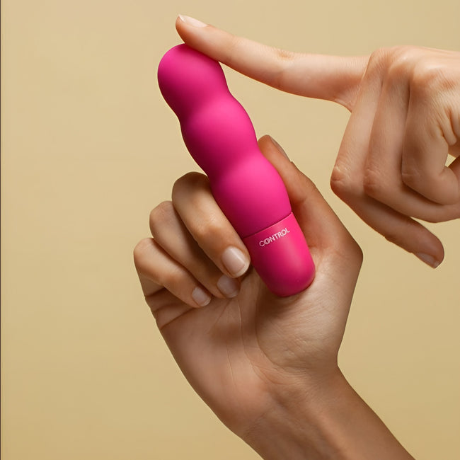 Control Velvet Secret ministymulator do stref intymnych o ergonomicznym kształcie