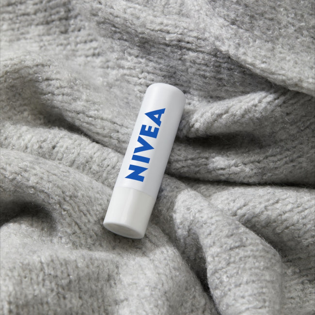 Nivea Pielęgnująca pomadka do ust Med Repair 4.8g