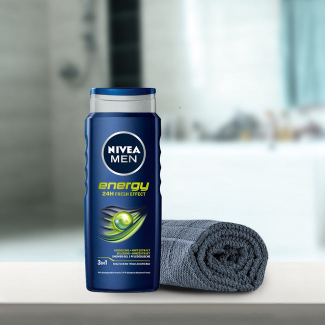 Nivea Men Super Hero zestaw antyperspirant spray 150ml + żel pod prysznic 250ml