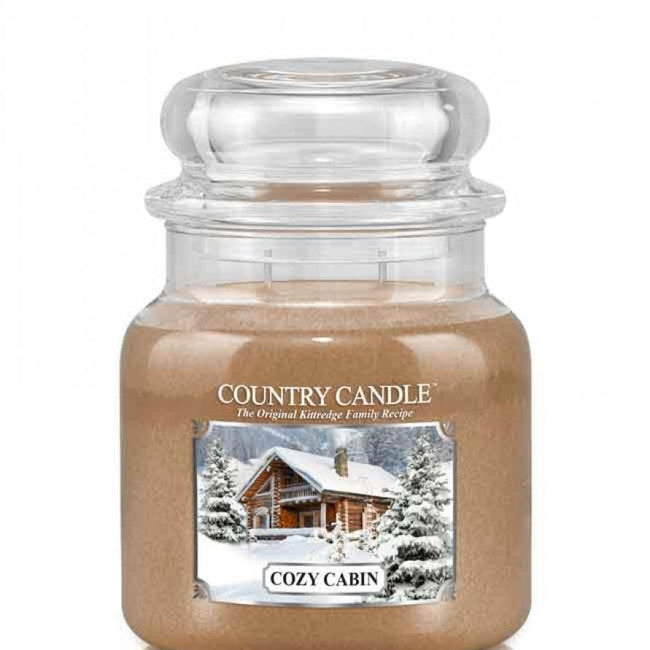 Country Candle Średnia świeca zapachowa z dwoma knotami Cozy Cabin 453g