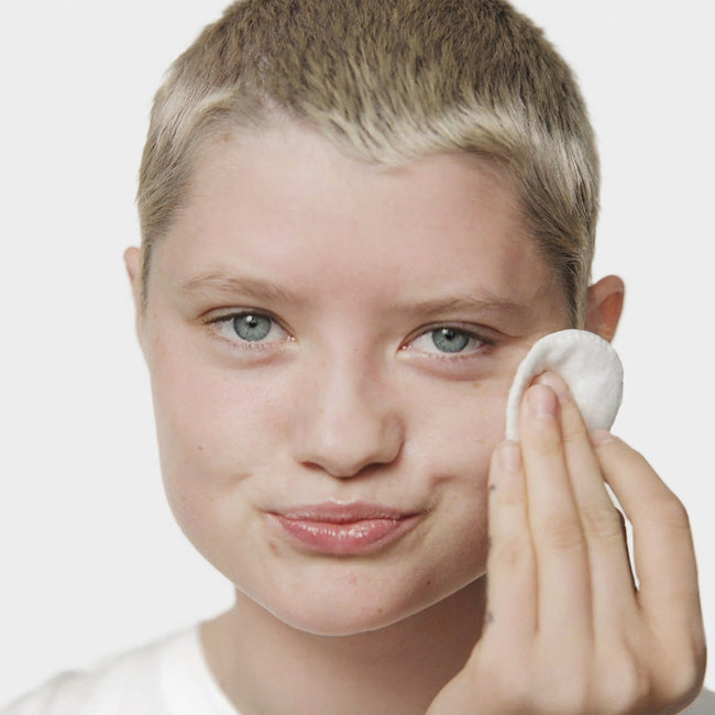 Clinique Anti-Blemish Solutions Clarifying Lotion antybakteryjny płyn złuszczający do twarzy dla skóry trądzikowej 200ml