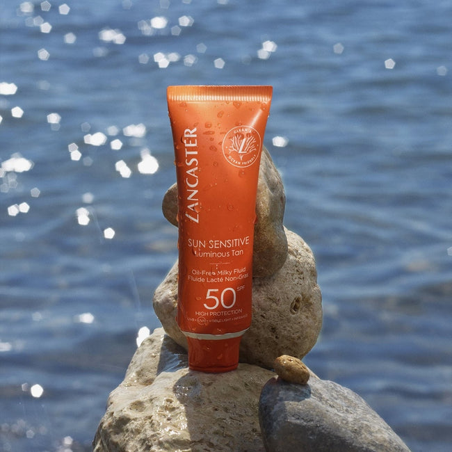 Lancaster Sun Sensitive Oil-Free Milky Fluid SPF50 mleczko-fluid do opalania twarzy 50ml