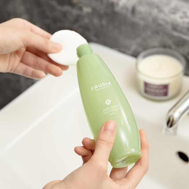 Frudia Green Grape Pore Control Toner tonik do twarzy na bazie winogron 195ml