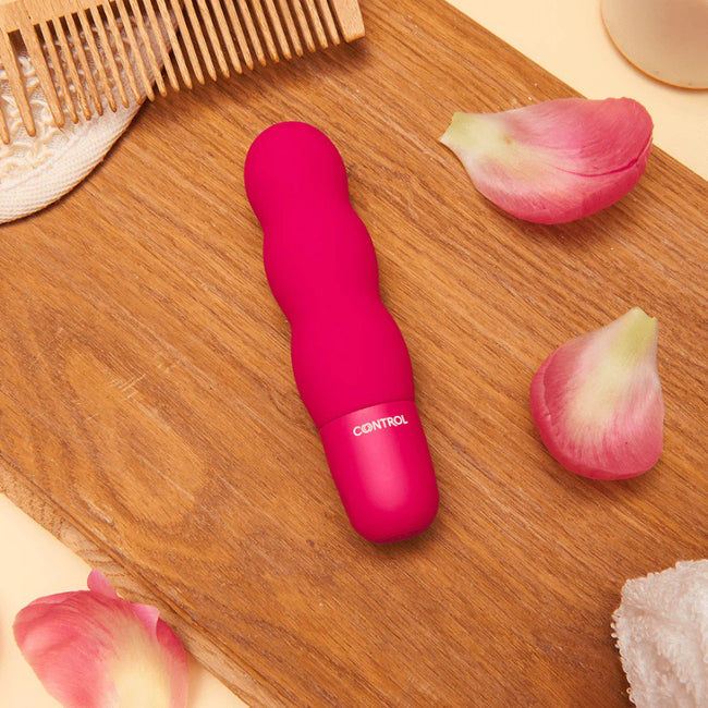 Control Velvet Secret ministymulator do stref intymnych o ergonomicznym kształcie